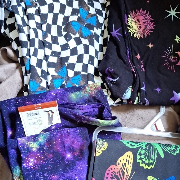 No Boundaries Black and Purple Leggings with Stretchy Comfort - Picture 2 of 3